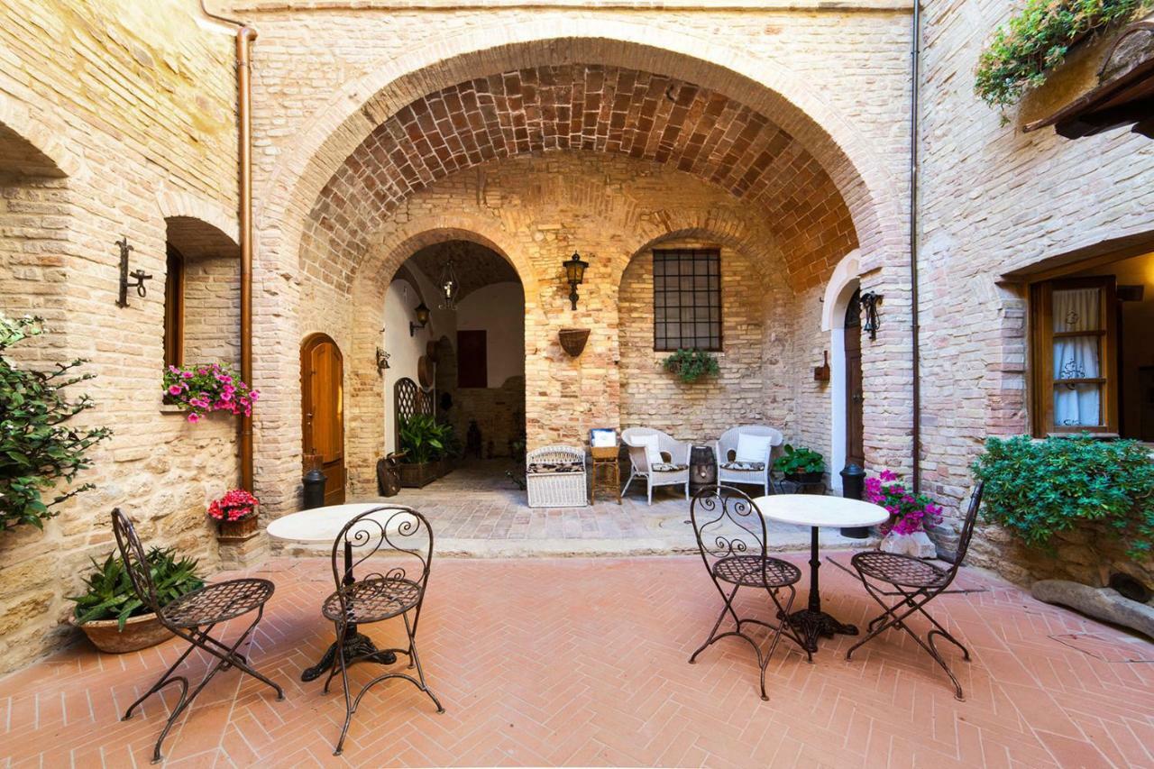 Residenza D'Epoca Palazzo Buonaccorsi Hotel San Gimignano Exterior photo
